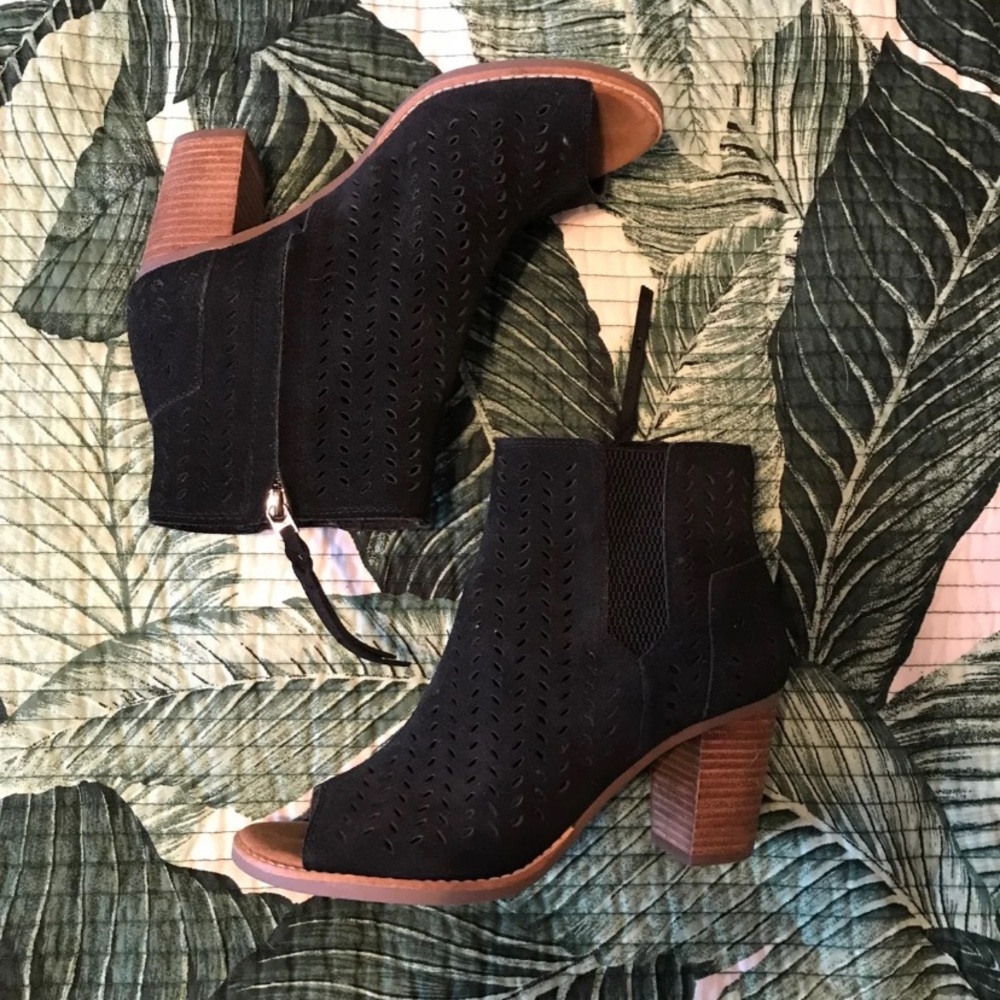 Black Toms Heels
